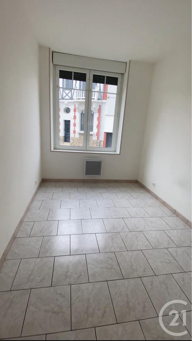 Appartement F4 à louer - 4 pièces - 80.0 m2 - PERONNE - 80 - PICARDIE - Century 21 Les Remparts