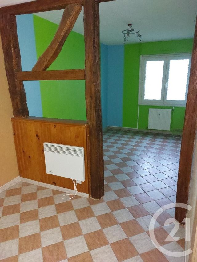 Appartement à vendre - 3 pièces - 67.8 m2 - ST MEMMIE - 51 - CHAMPAGNE-ARDENNE - Century 21 Les Remparts